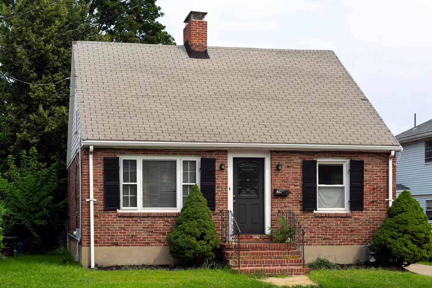 Cover Image for Does Your Old Home Need Rewiring? A Massachusetts Homeowner's Guide
